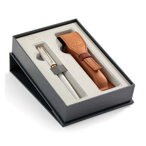 Набор Parker Ingenuity S (2018977) Pearl PGT ручка 5й пишущий узел M черные чернила в компл.:чехол д
Набор Parker Ingenuity S (2018977) Pearl PGT ручка 5й пишущий узел M черные чернила в компл.:чехол д